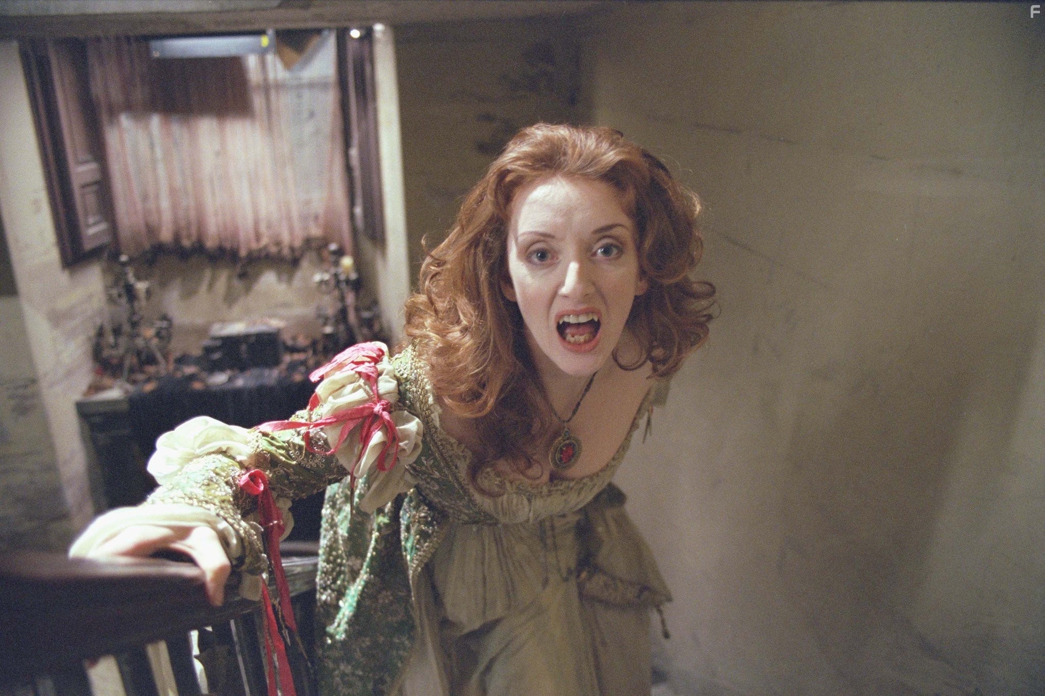 Elizabeth Berrington in Вампиреныш (2000)