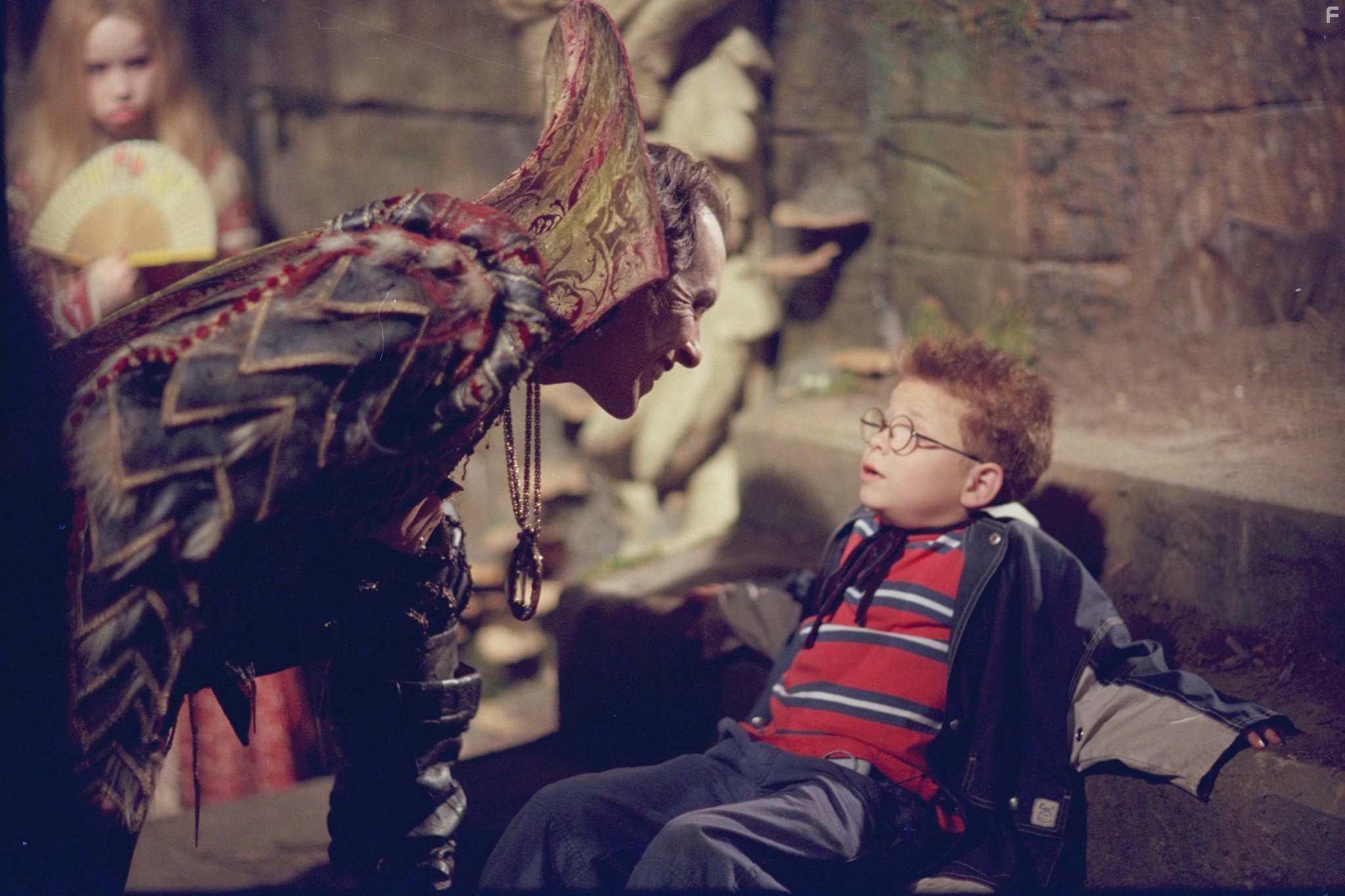 Richard E. Grant and Jonathan Lipnicki in Вампиреныш (2000)