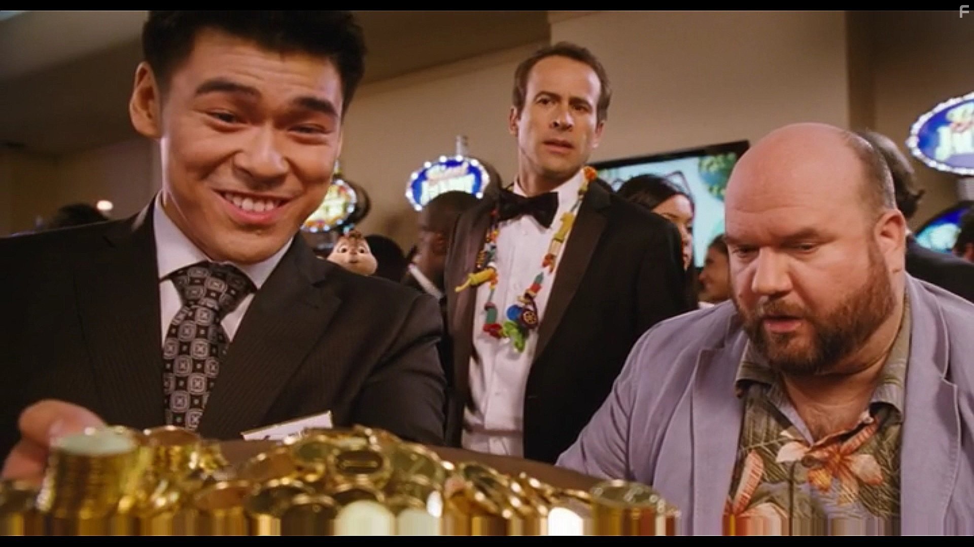 Jason Lee, Michael P. Northey, and Nelson Wong in Элвин и бурундуки 3 (2011)