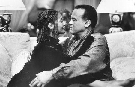 Harry Belafonte and Margaret Avery in Участь белого человека (1995)