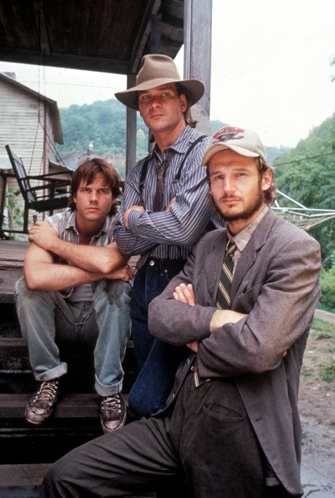 Bill Paxton, Liam Neeson, and Patrick Swayze in Ближайший родственник (1989)