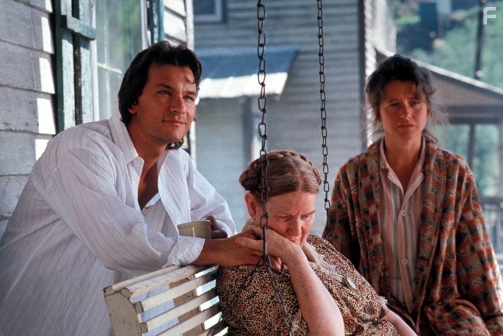 Patrick Swayze in Ближайший родственник (1989)