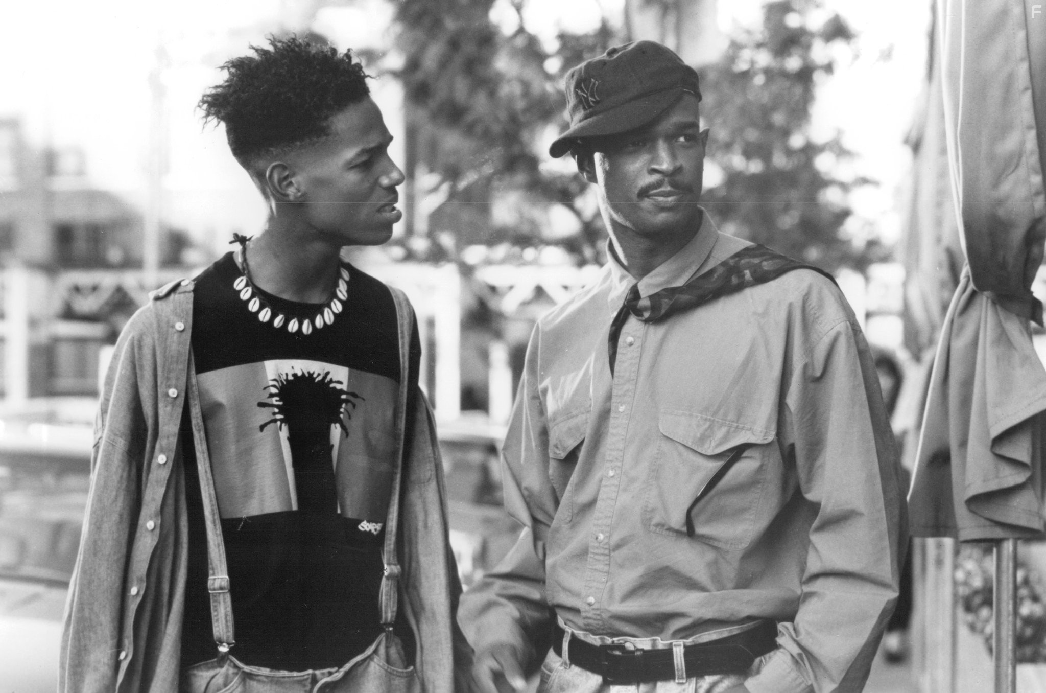 Damon Wayans and Marlon Wayans in Больше денег (1992)
