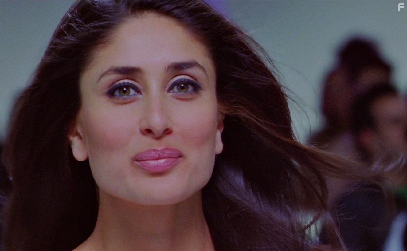 Kareena Kapoor in Случайный доступ (2011)