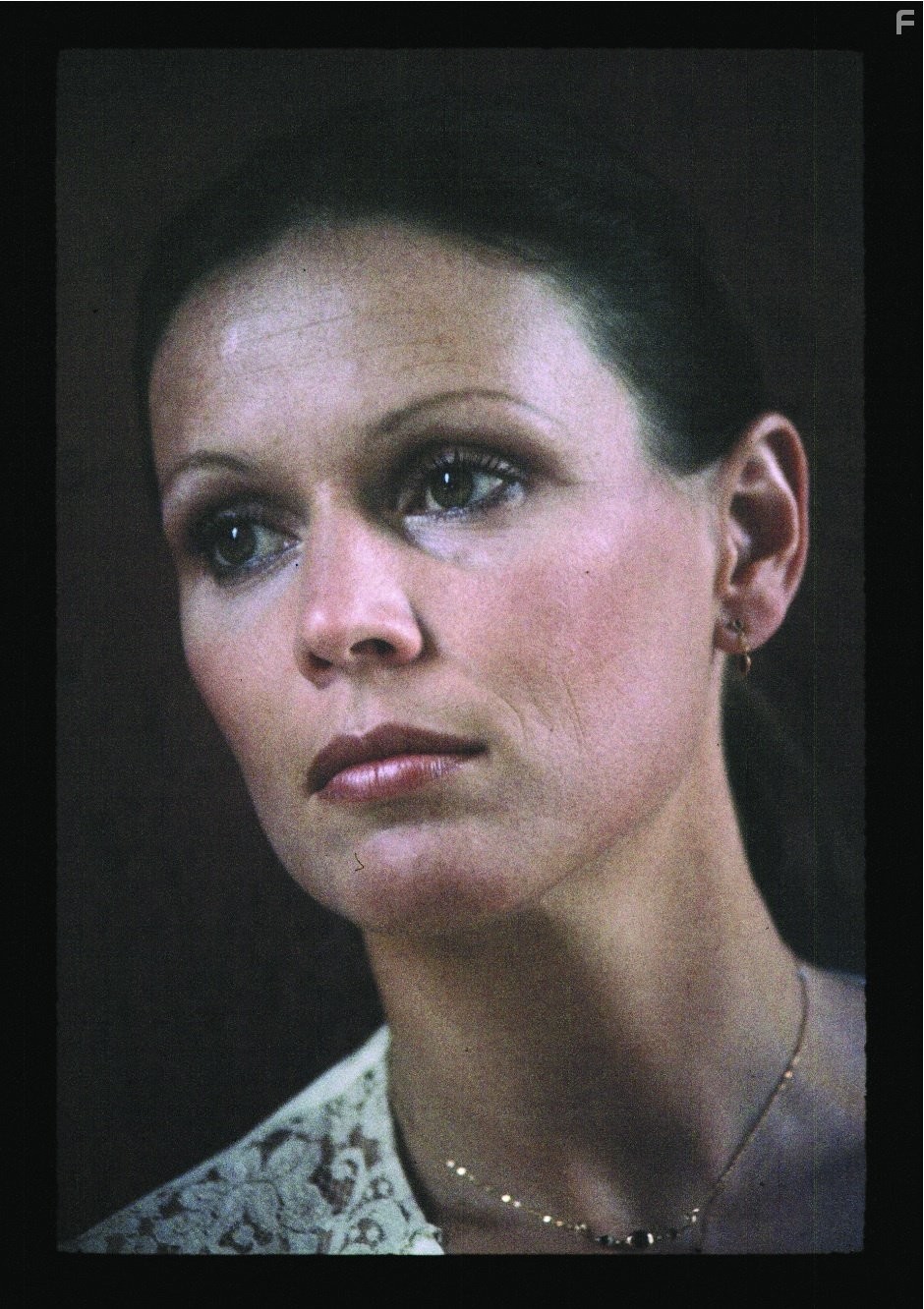 Marthe Keller in Жизнь взаймы (1977)
