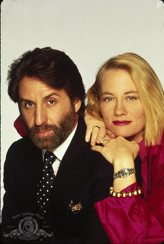 Cybill Shepherd and Ron Silver in Married to It (1991)