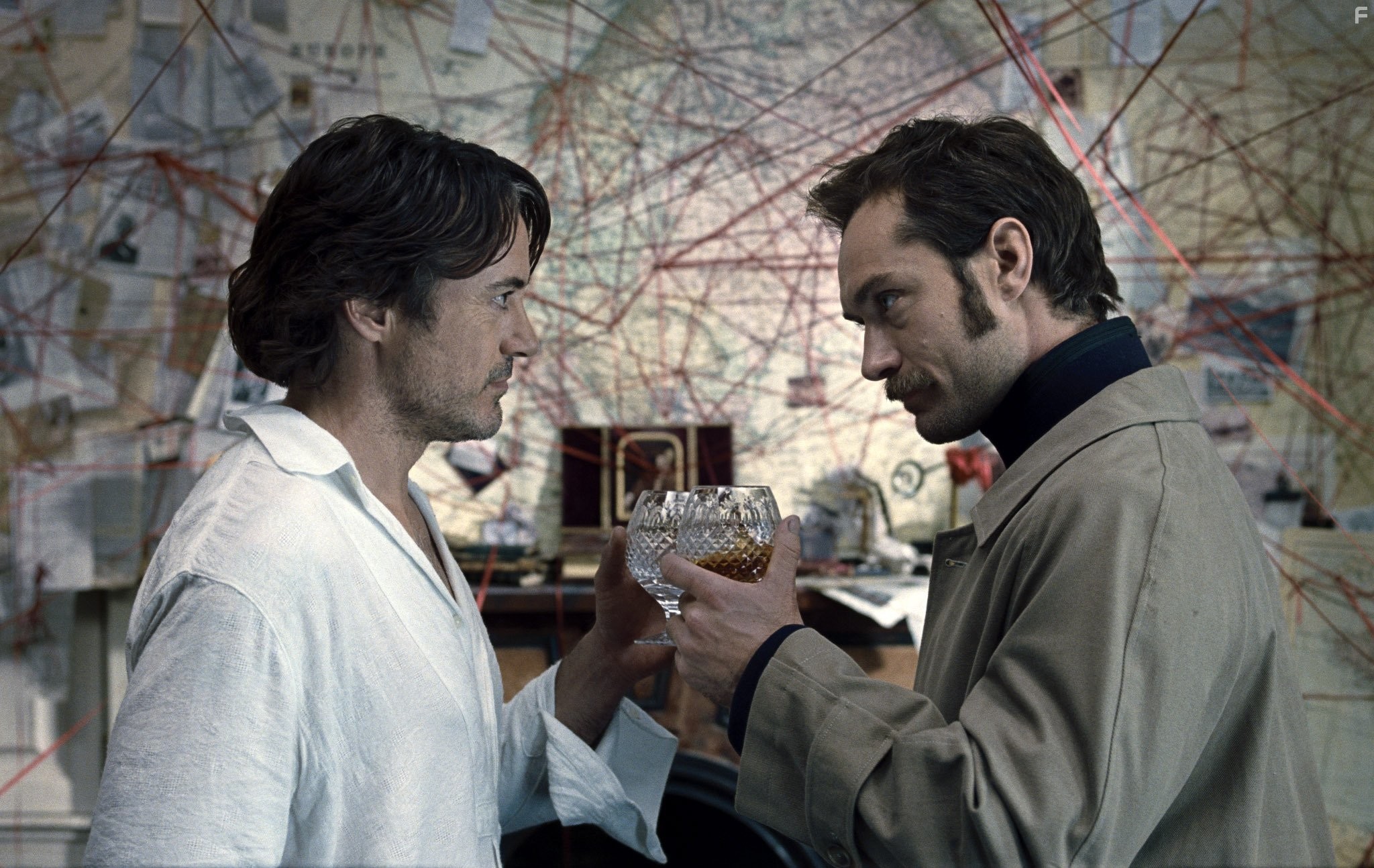 Jude Law and Robert Downey Jr. in Шерлок Холмс: Игра теней (2011)