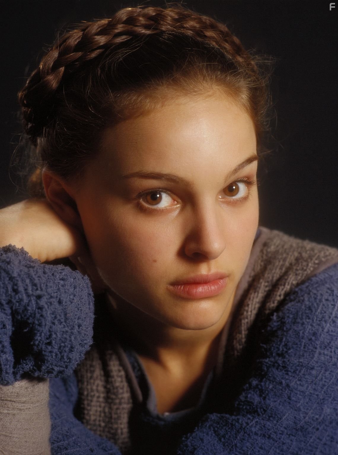 Natalie Portman in Звёздные войны. Эпизод 1: Скрытая угроза (1999)