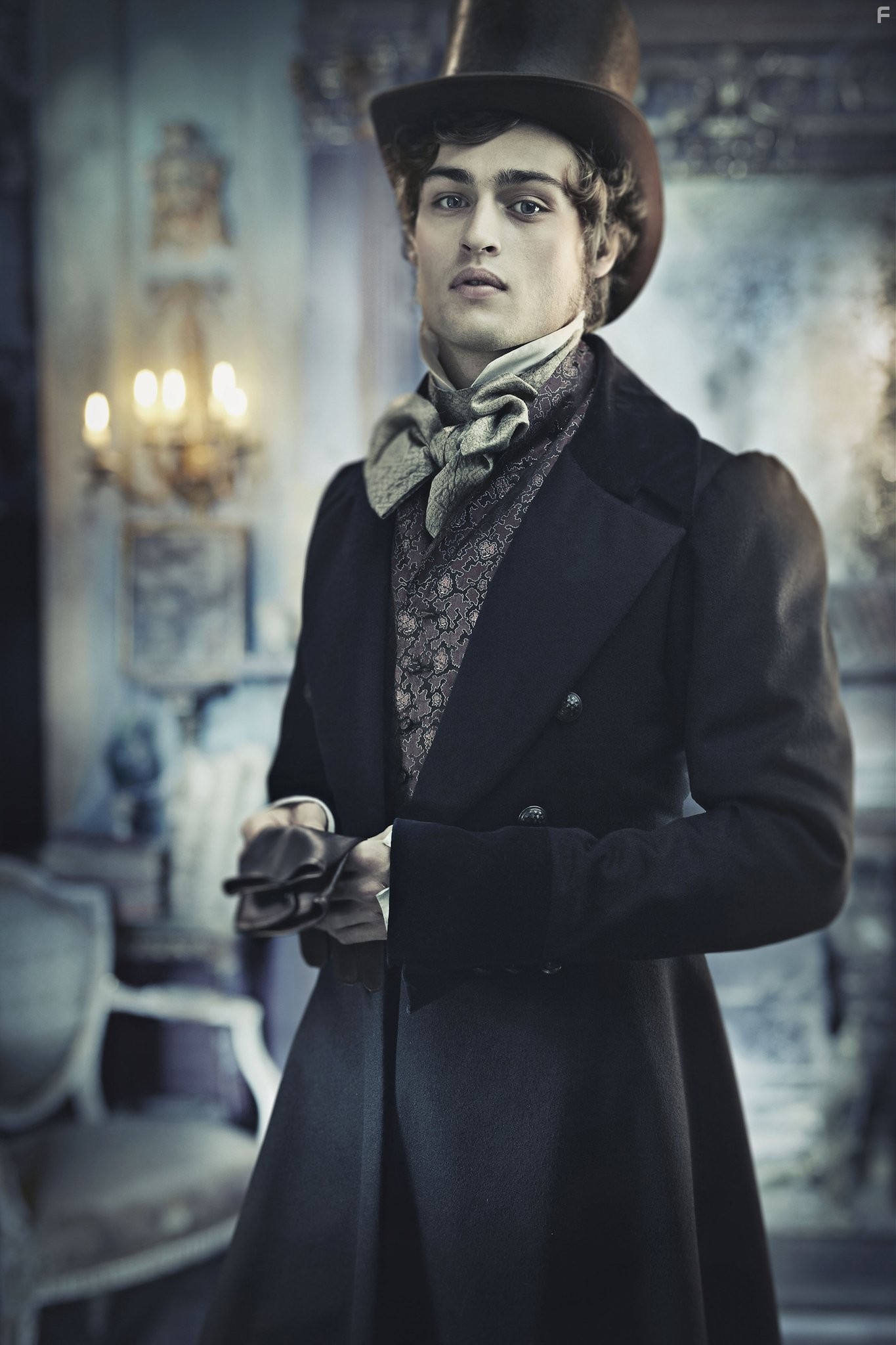 Douglas Booth in Большие надежды (2011)