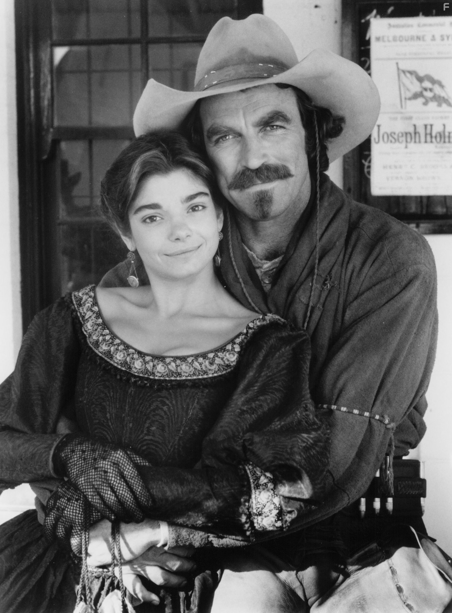 Laura San Giacomo and Tom Selleck in Куигли в Австралии (1990)