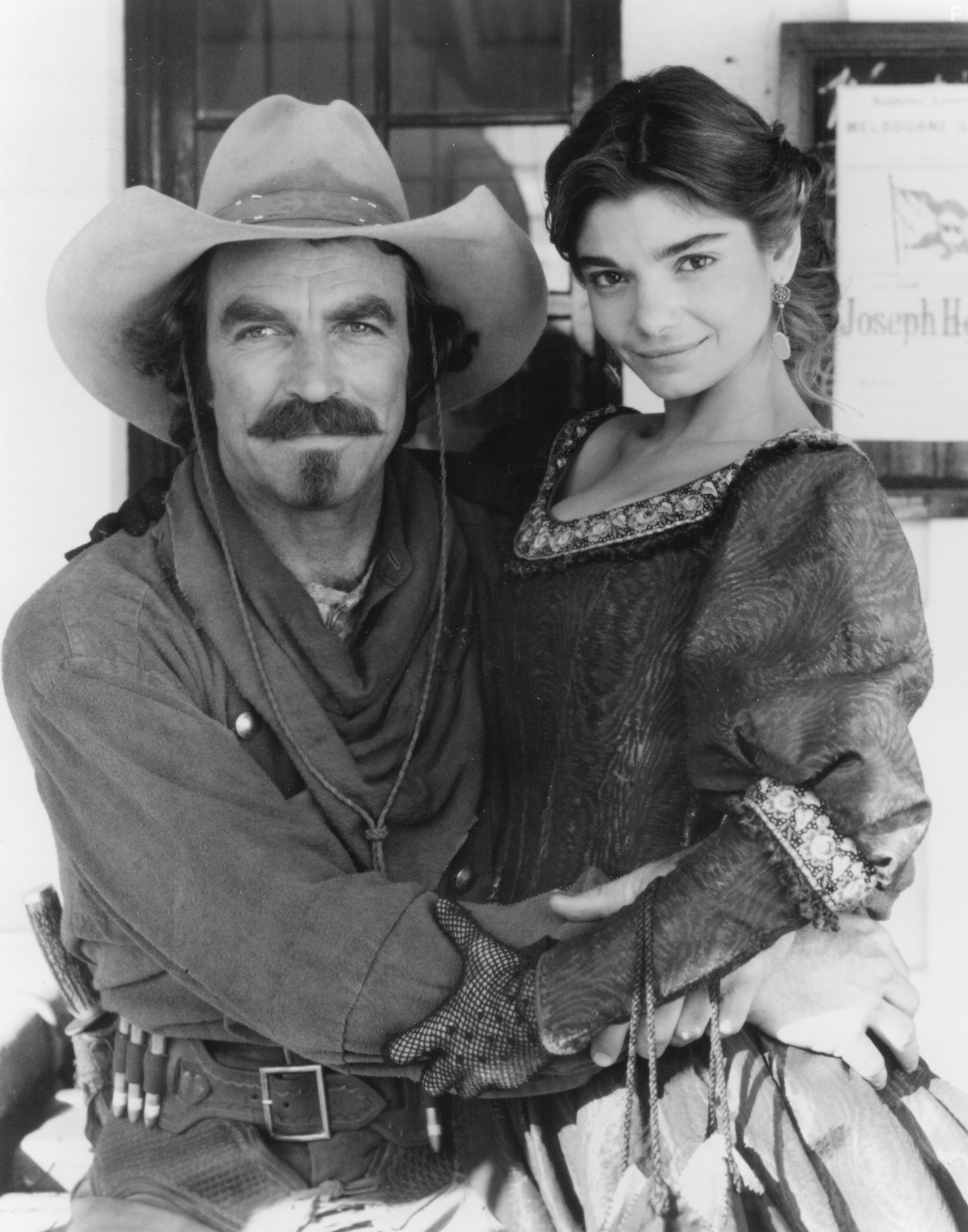 Laura San Giacomo and Tom Selleck in Куигли в Австралии (1990)