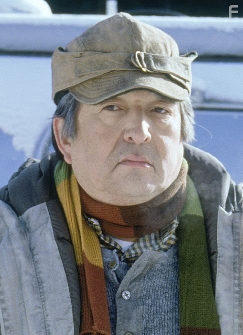 Graham Greene in Снежные псы (2002)