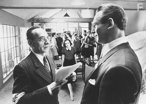 Liam Neeson and Ben Kingsley in Список Шиндлера (1993)