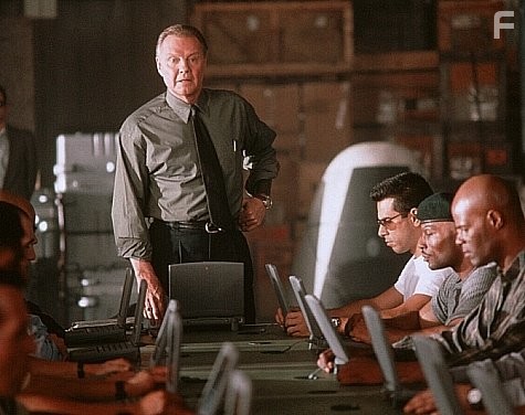 Jon Voight and Keenen Ivory Wayans in Особо опасный преступник (1997)