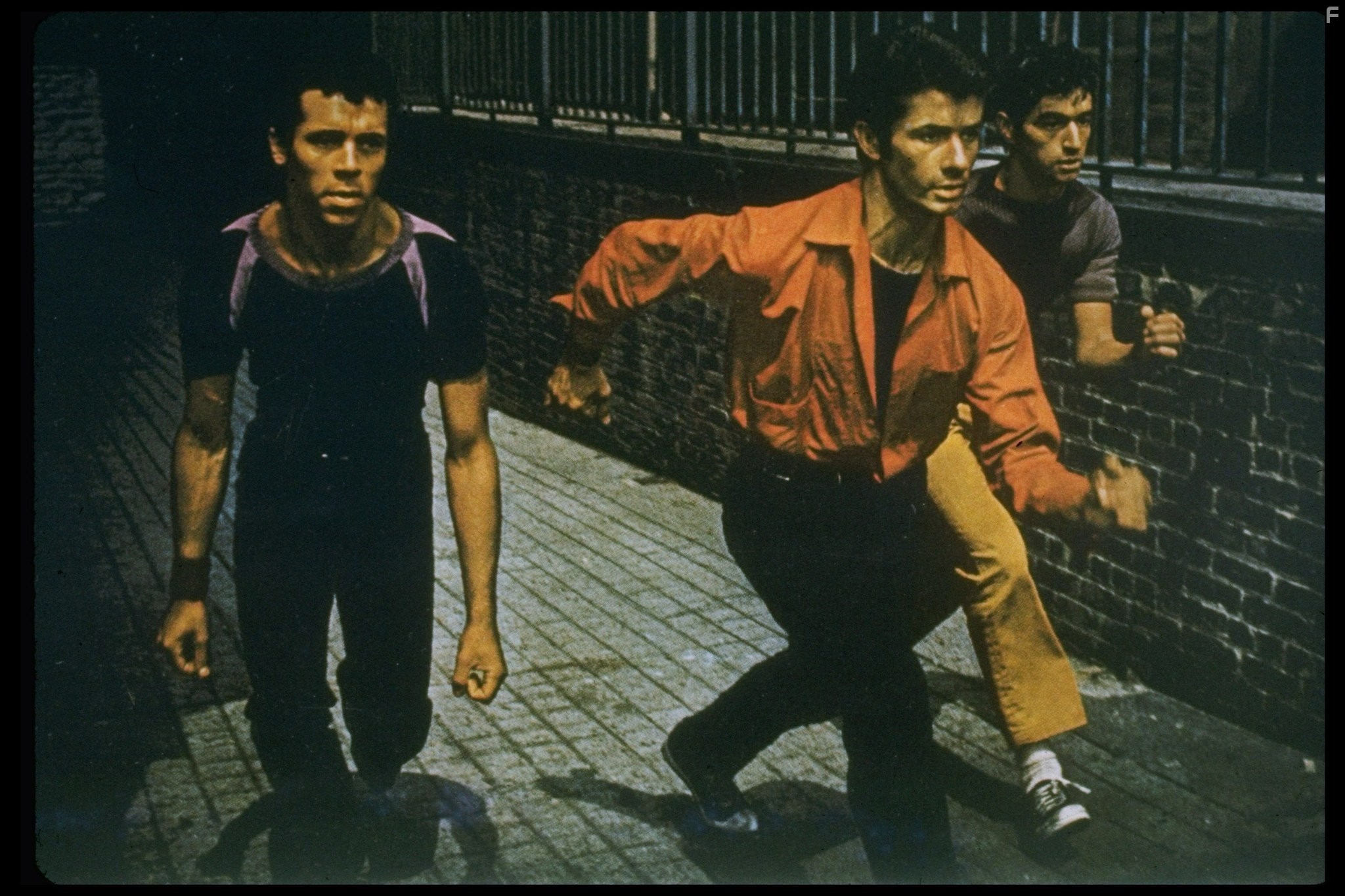 George Chakiris, Jay Norman, and Eddie Verso in Вестсайдская история (1961)