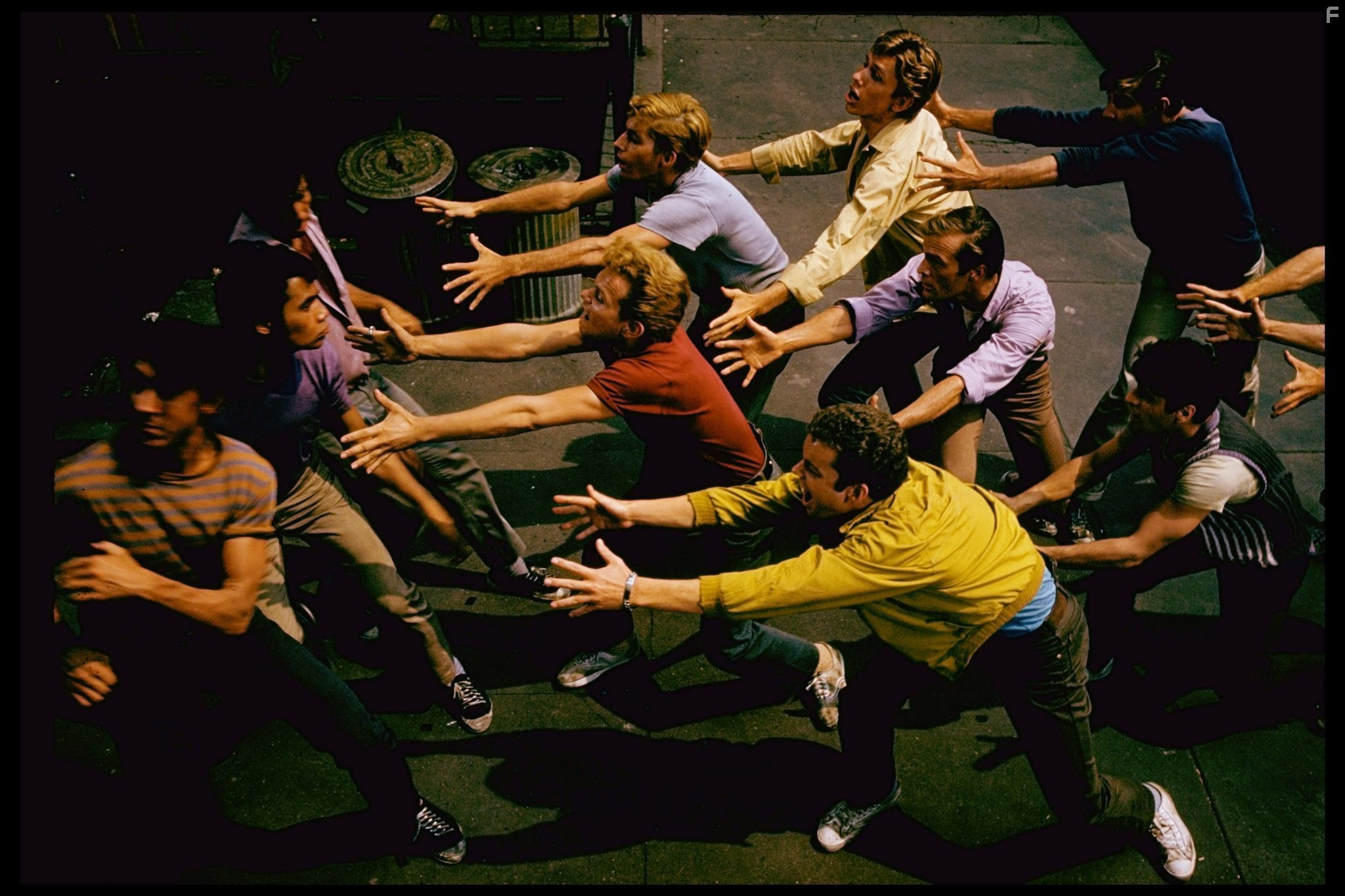 Jose De Vega and Russ Tamblyn in Вестсайдская история (1961)