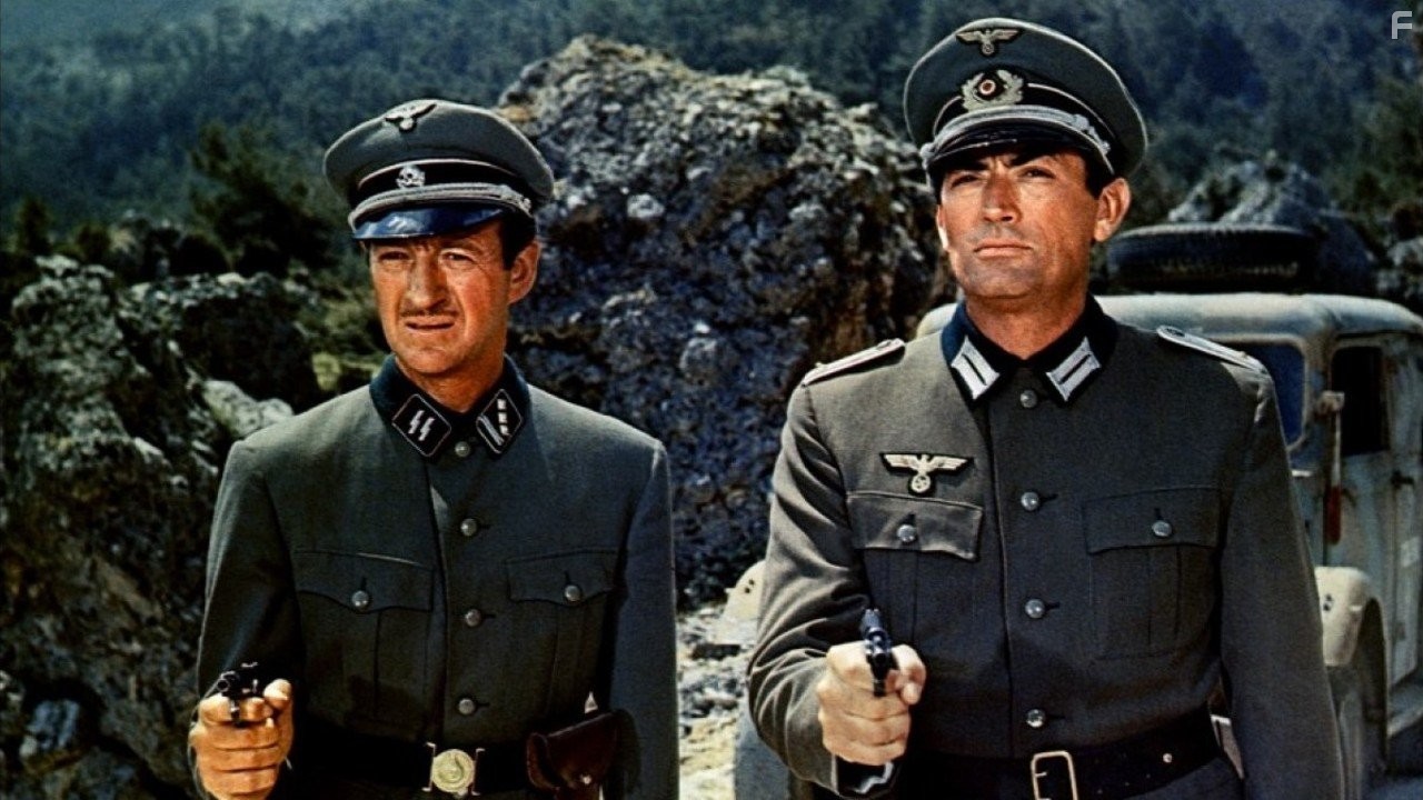 David Niven and Gregory Peck in Пушки Навароне (1961)