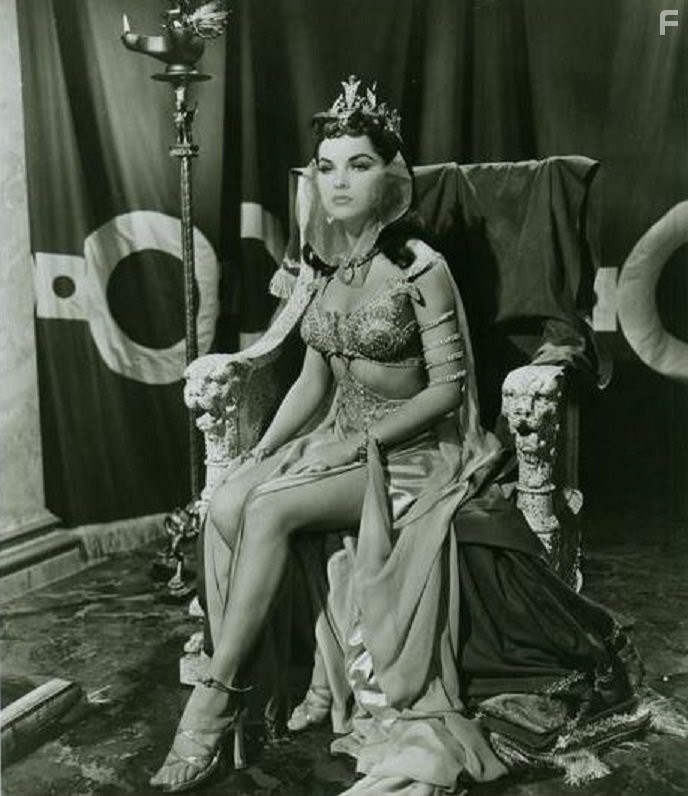Debra Paget in Il sepolcro dei re (1960)