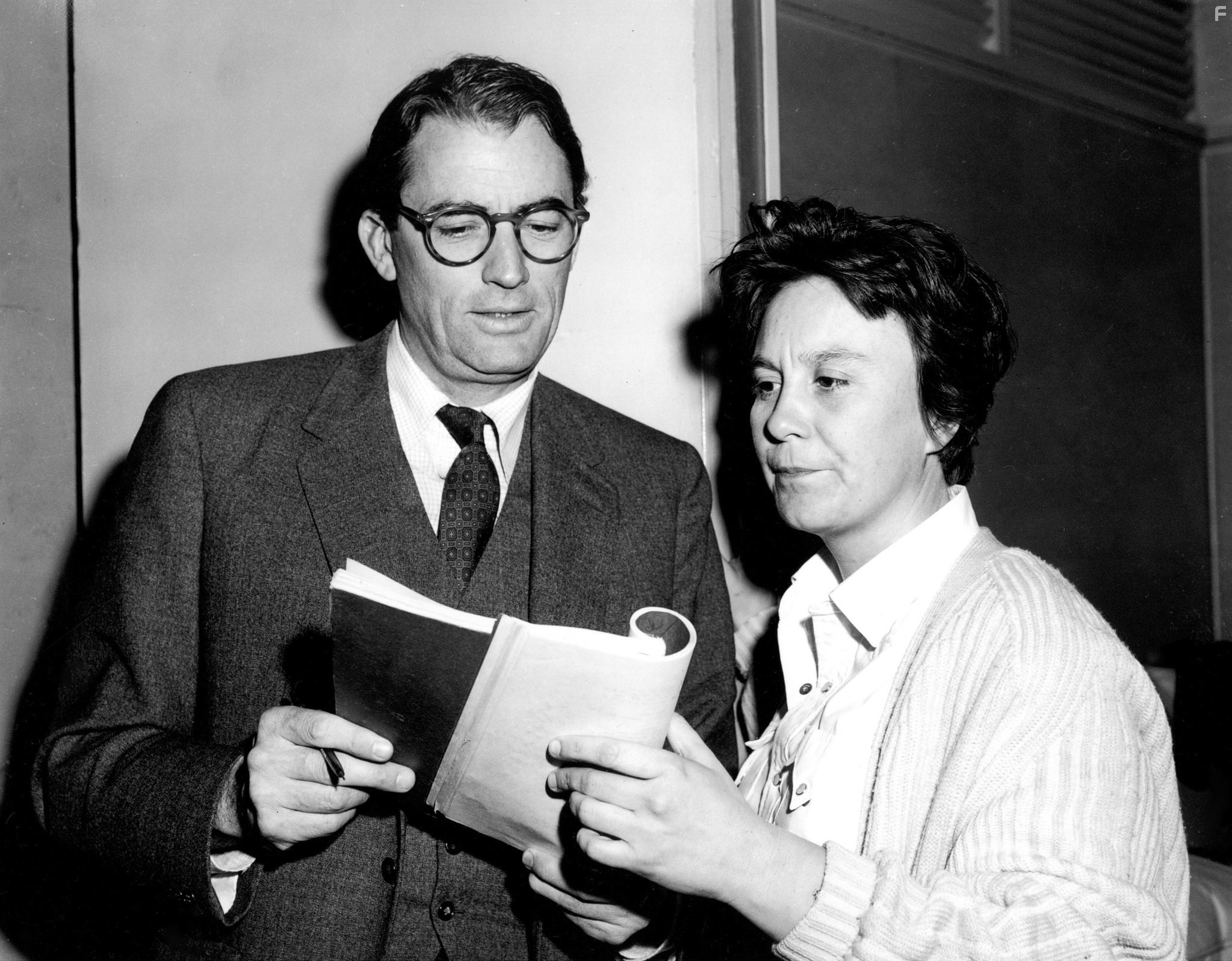 Gregory Peck and Harper Lee in Убить пересмешника (1962)