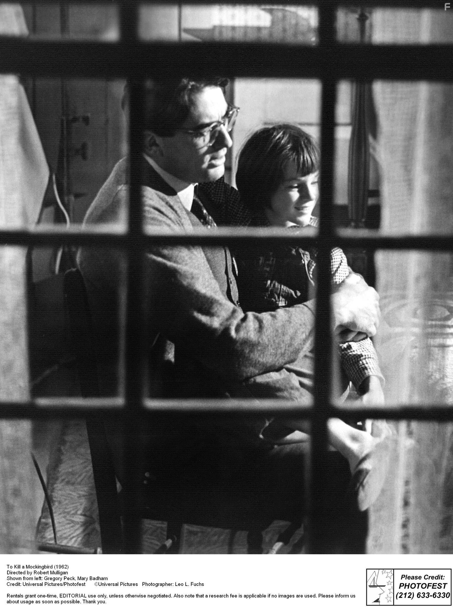 Gregory Peck and Mary Badham in Убить пересмешника (1962)