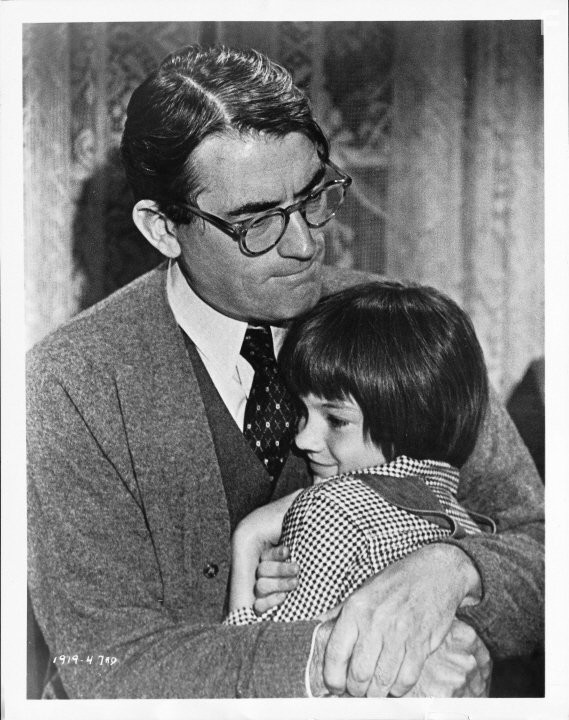 Gregory Peck and Mary Badham in Убить пересмешника (1962)