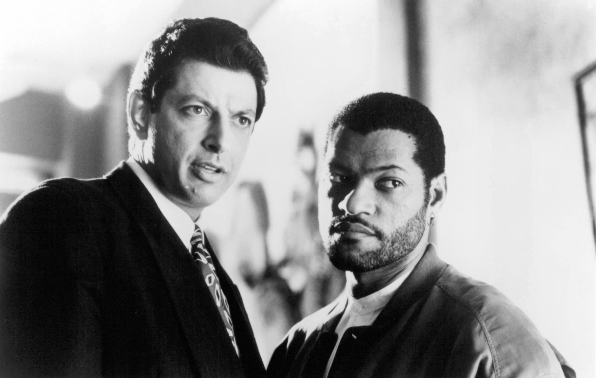 Jeff Goldblum and Laurence Fishburne in Под прикрытием (1992)