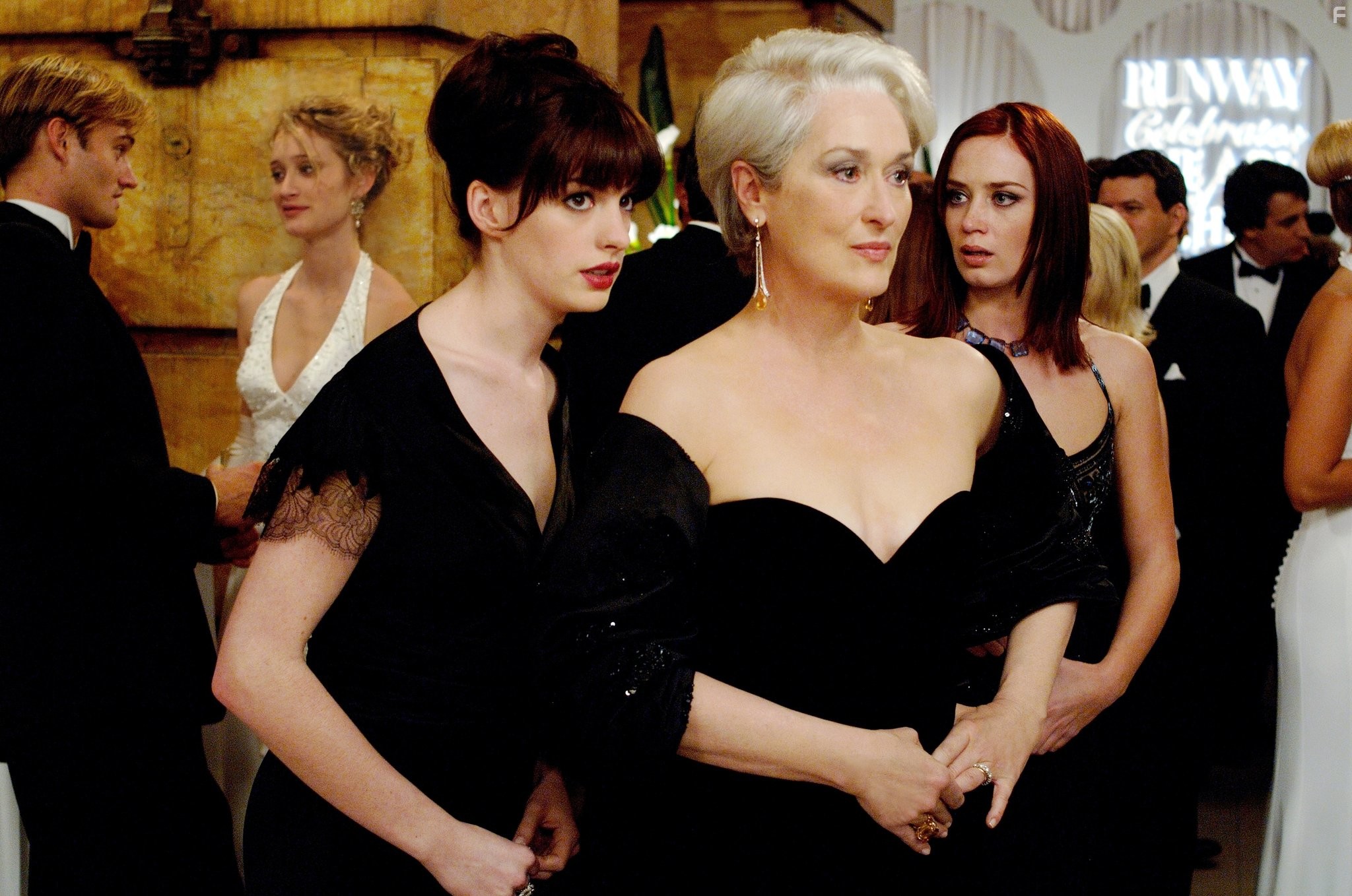 Meryl Streep, Anne Hathaway, and Emily Blunt in Дьявол носит Prada (2006)