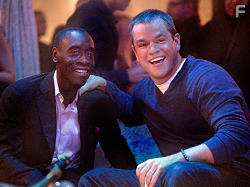 Don Cheadle and Matt Damon in Обитель лжи (2012)