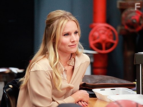 Kristen Bell in Обитель лжи (2012)