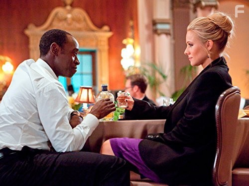 Don Cheadle and Kristen Bell in Обитель лжи (2012)