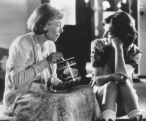 Winona Ryder and Anne Bancroft in Лоскутное одеяло (1995)