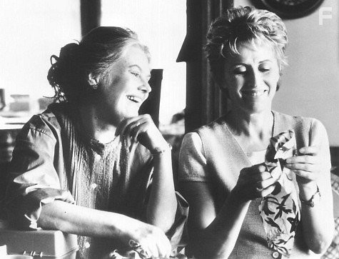 Kate Nelligan and Lois Smith in Лоскутное одеяло (1995)