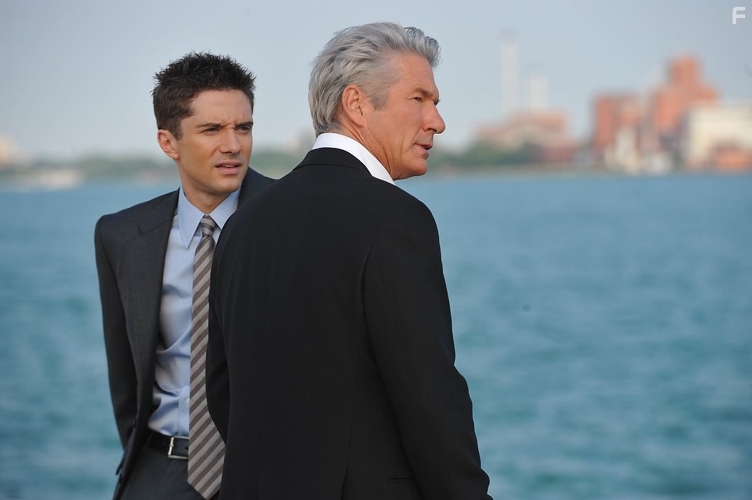 Richard Gere and Topher Grace in Двойной агент (2011)