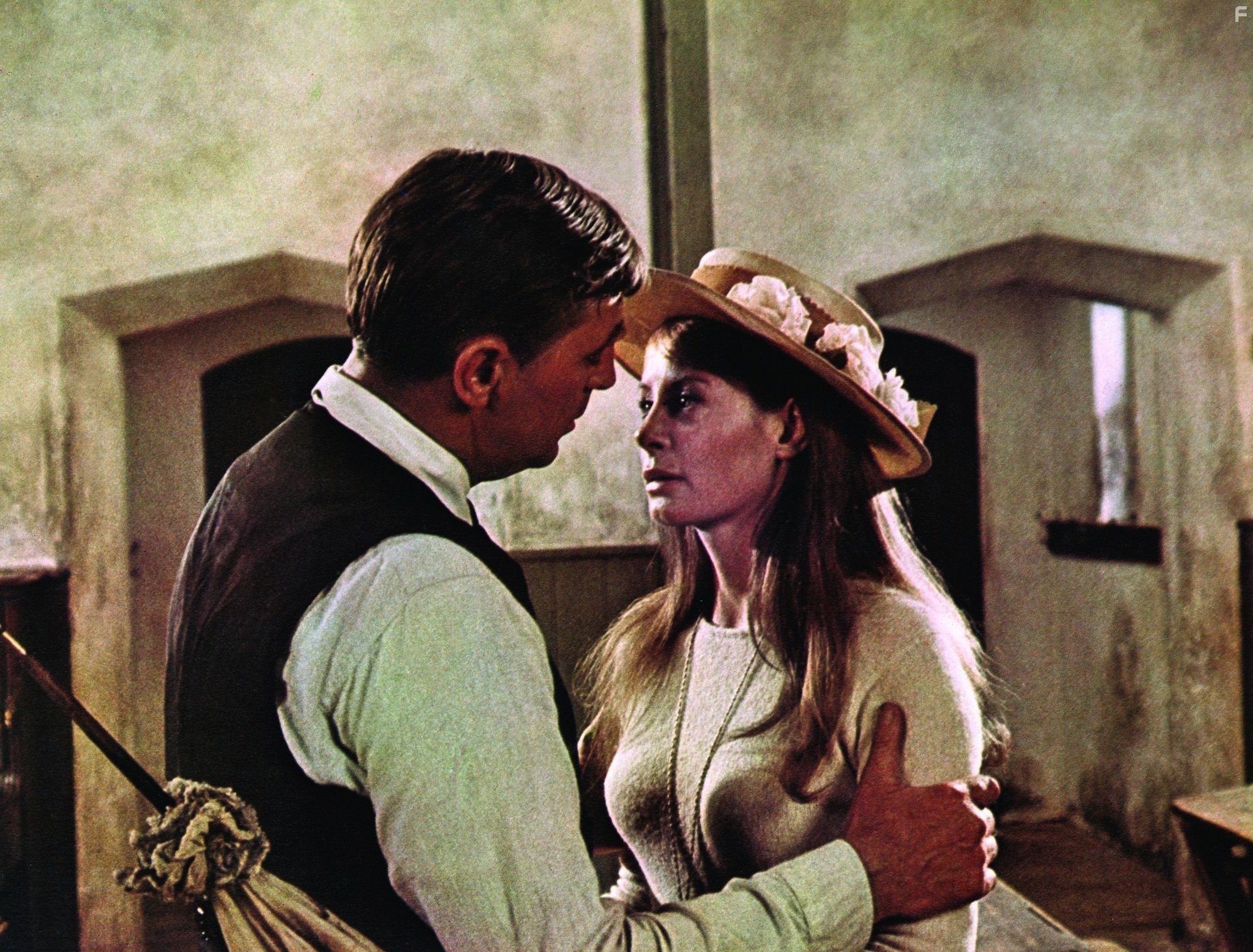 Robert Mitchum and Sarah Miles in Дочь Райана (1970)