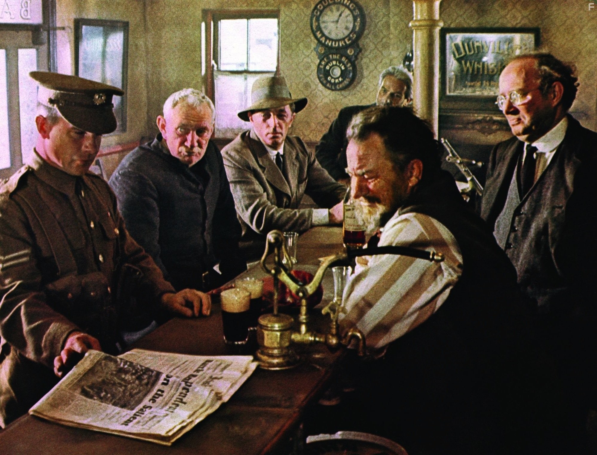 Robert Mitchum, Trevor Howard, Barry Jackson, Leo McKern, and Arthur O'Sullivan in Дочь Райана (1970)
