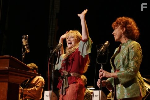 Meryl Streep and Lily Tomlin in Компаньоны (2006)