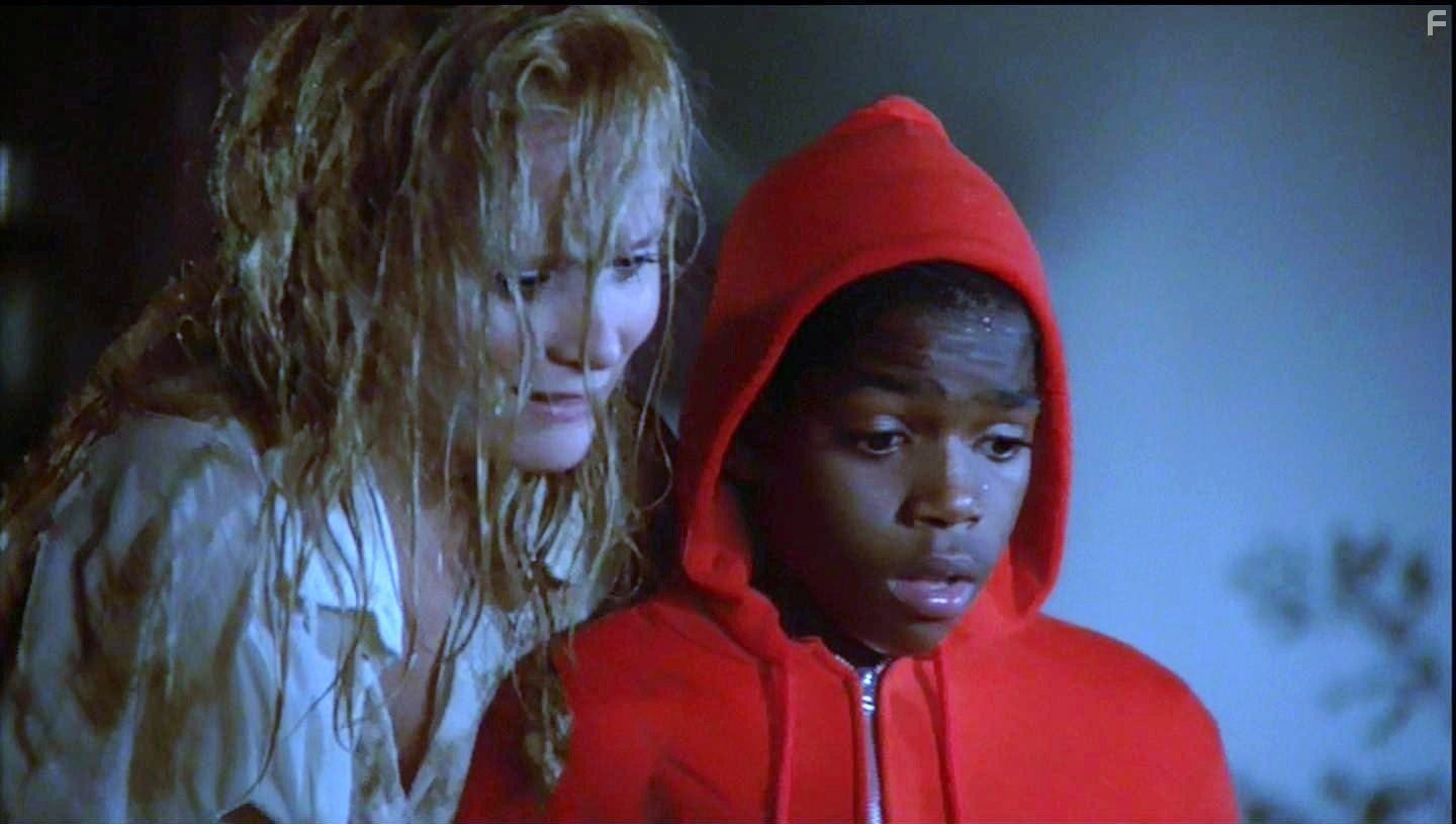 Melanie Kinnaman and Shavar Ross in Пятница 13 - Часть 5: Новое начало (1985)