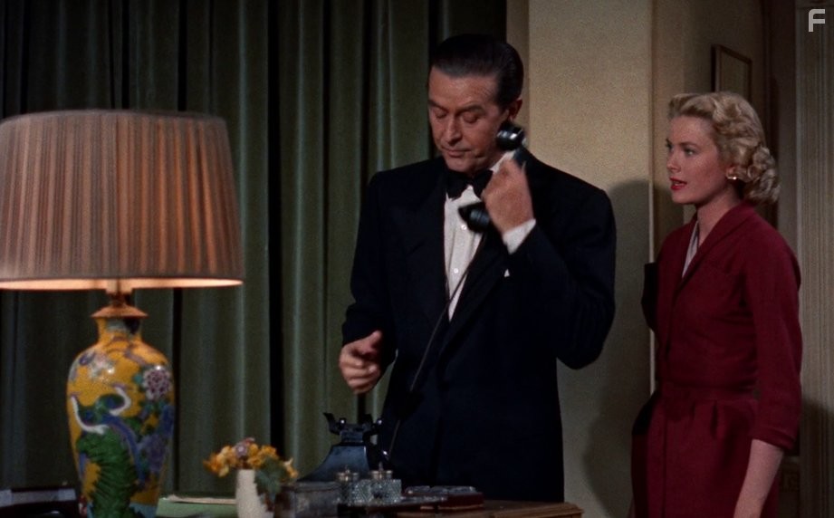 Grace Kelly and Ray Milland in В случае убийства набирайте 'М' (1954)