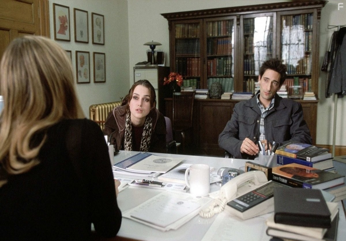 Adrien Brody and Keira Knightley in Пиджак (2005)
