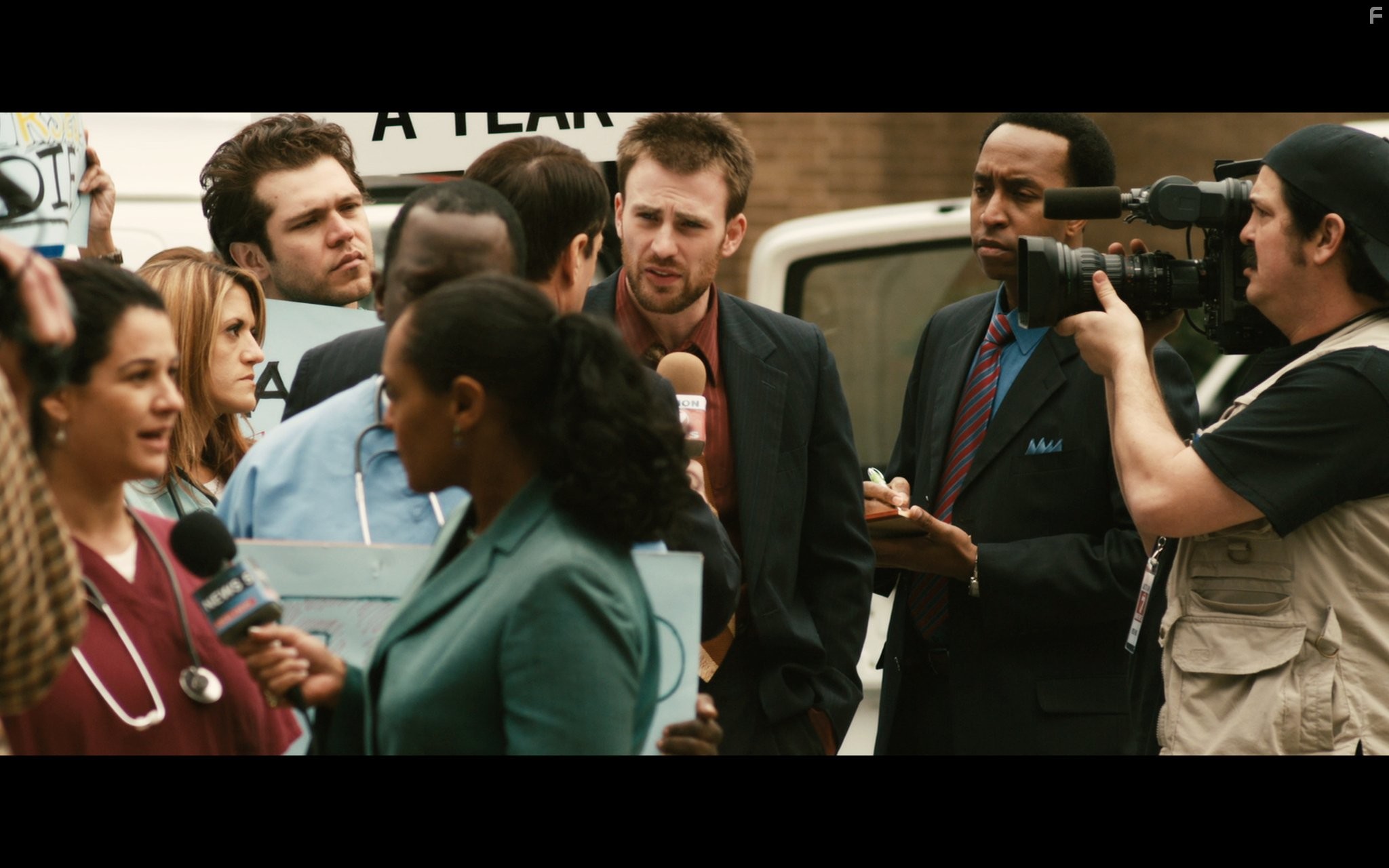 Chris Evans in Прокол (2011)