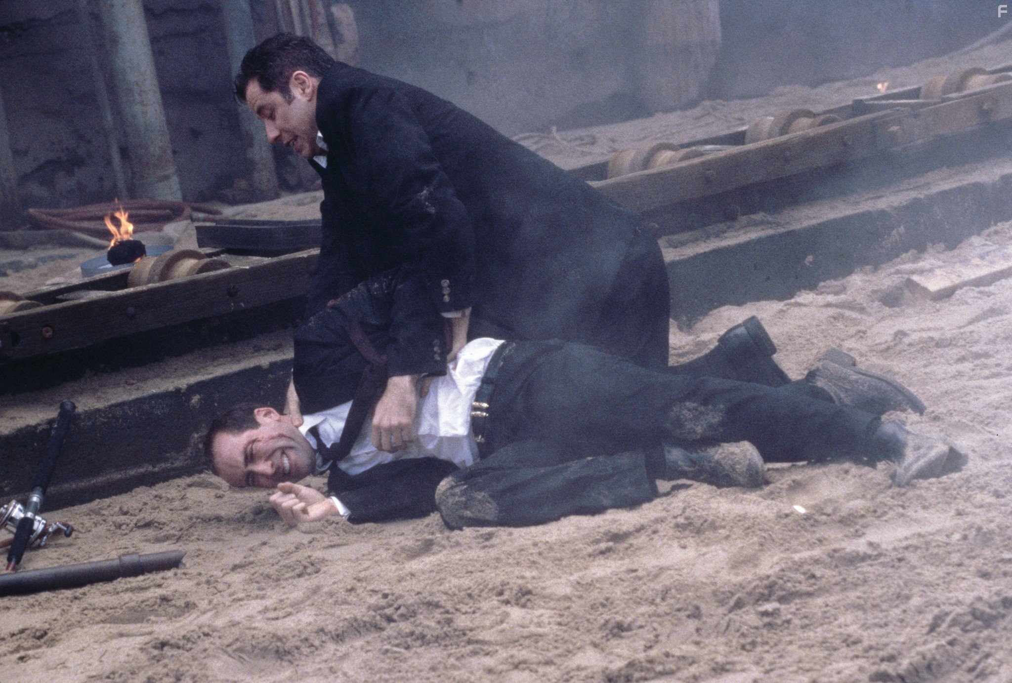 Nicolas Cage and John Travolta in Без лица (1997)