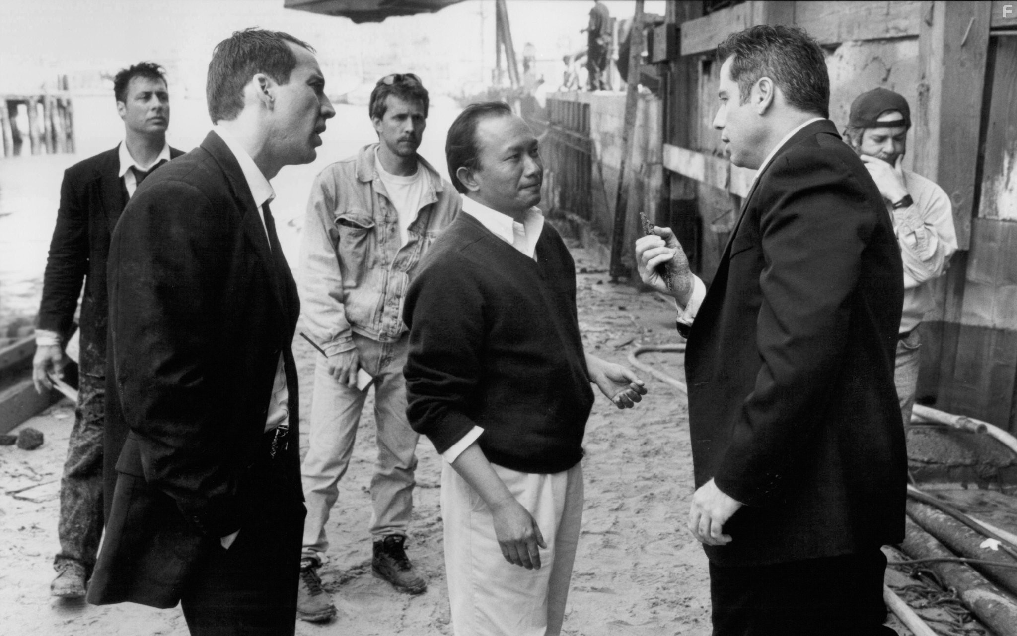 Nicolas Cage, John Travolta, and John Woo in Без лица (1997)
