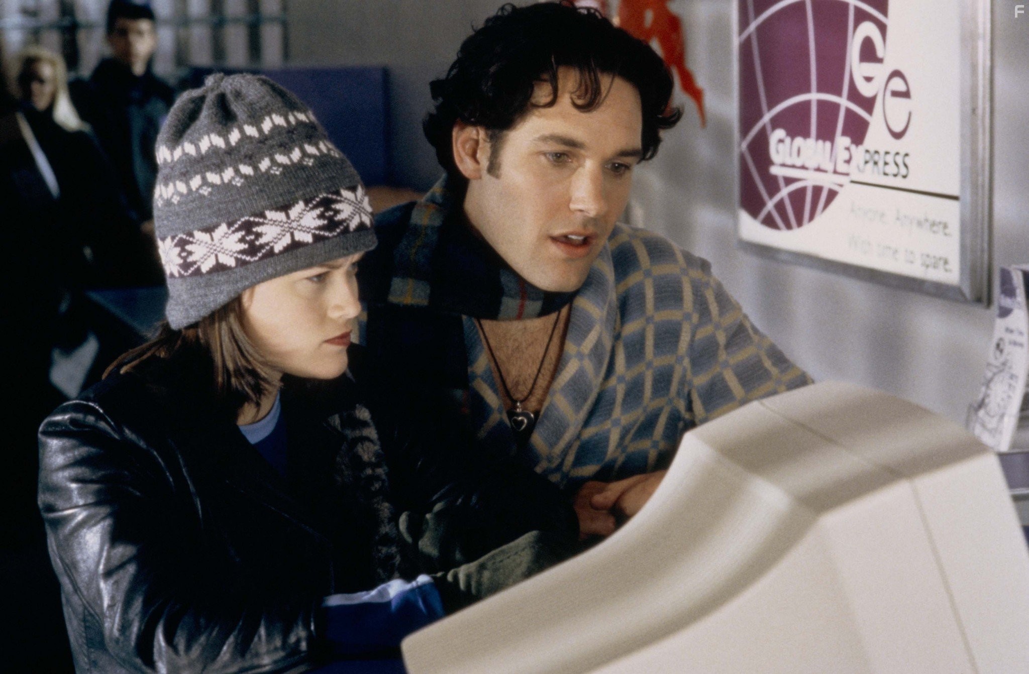 Reese Witherspoon and Paul Rudd in Ночная посылка (1998)
