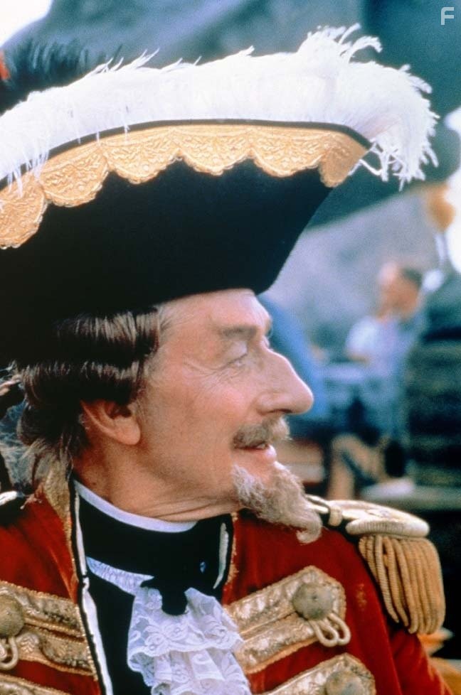 John Neville in Приключения барона Мюнхгаузена (1988)