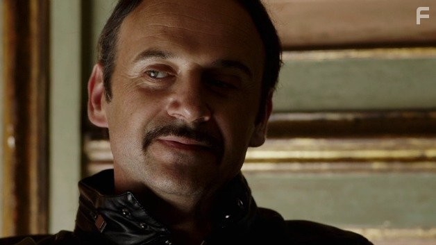 Paolo Pierobon in Squadra antimafia - Palermo oggi (2009)