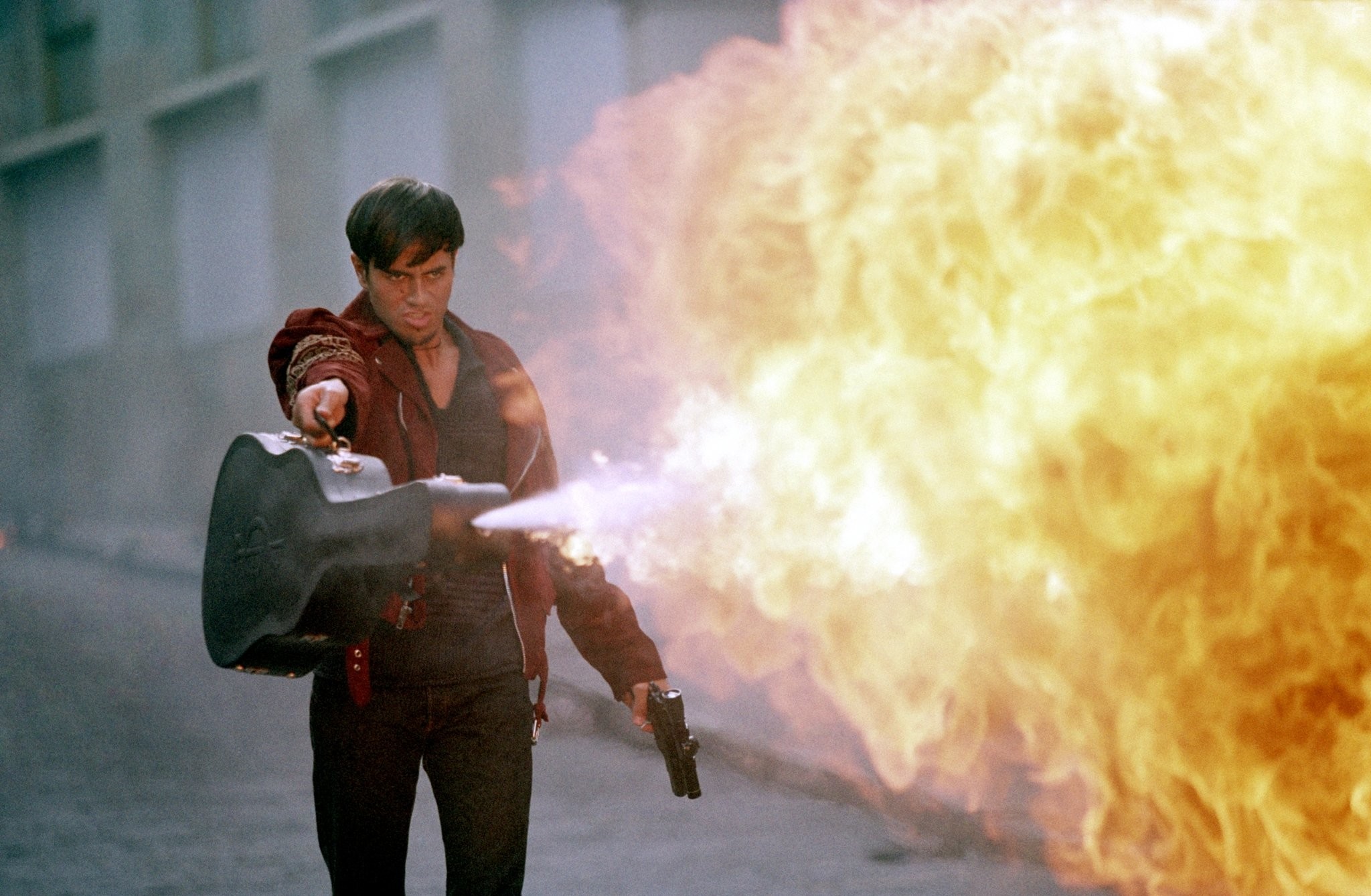 Enrique Iglesias in Однажды в Мексике: Отчаянный 2 (2003)