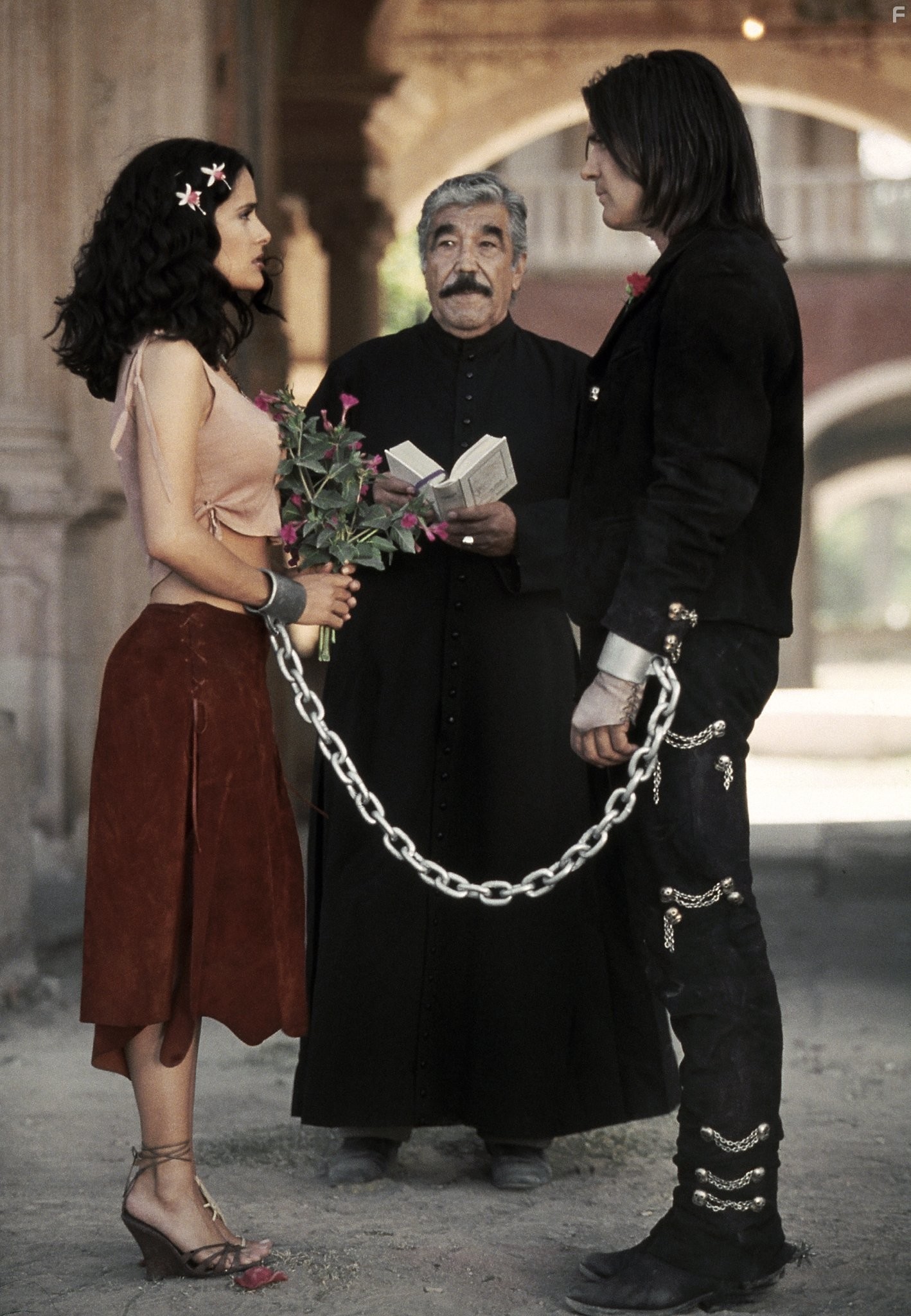Antonio Banderas and Salma Hayek in Однажды в Мексике: Отчаянный 2 (2003)