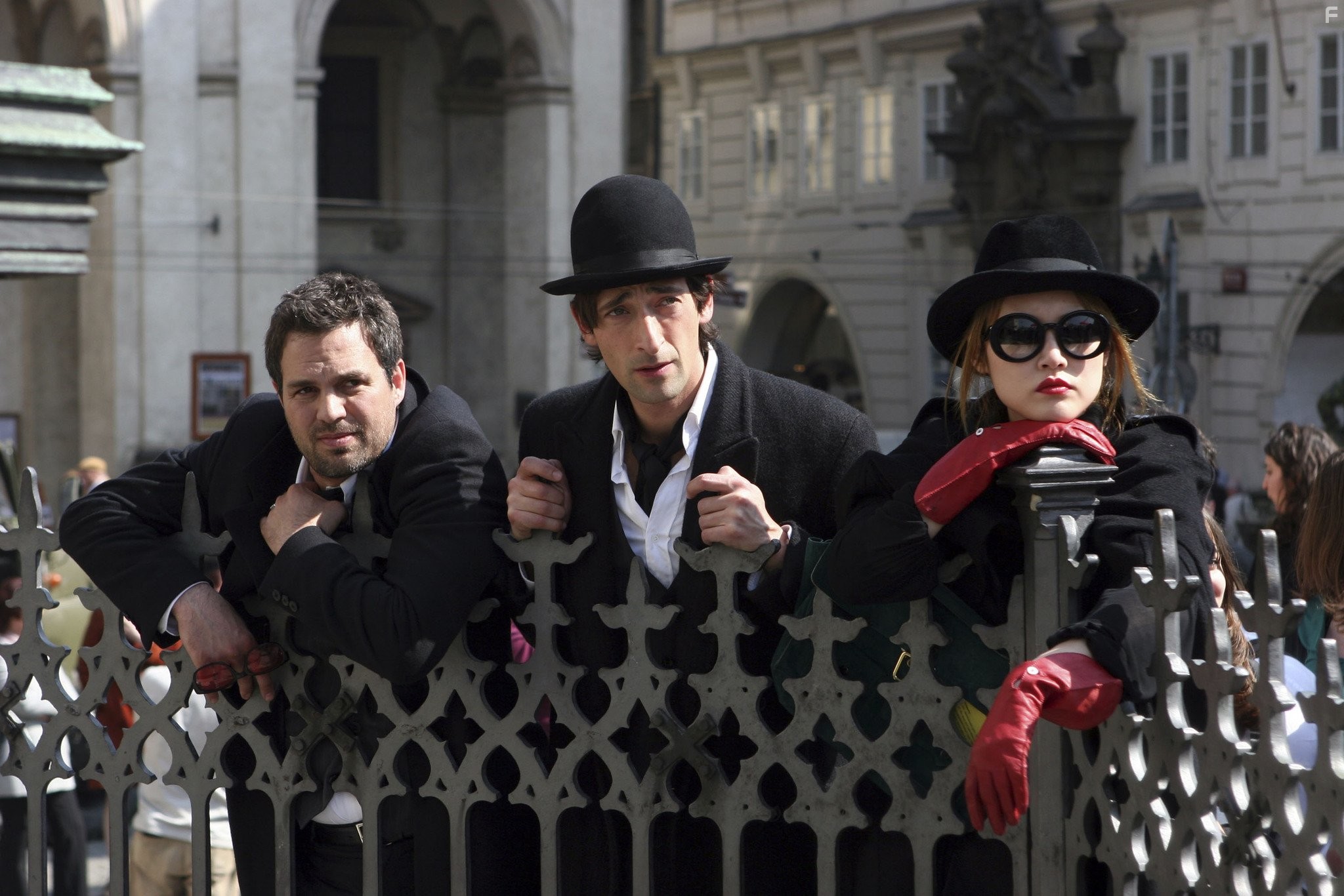 Adrien Brody, Rinko Kikuchi, and Mark Ruffalo in Братья Блум (2008)