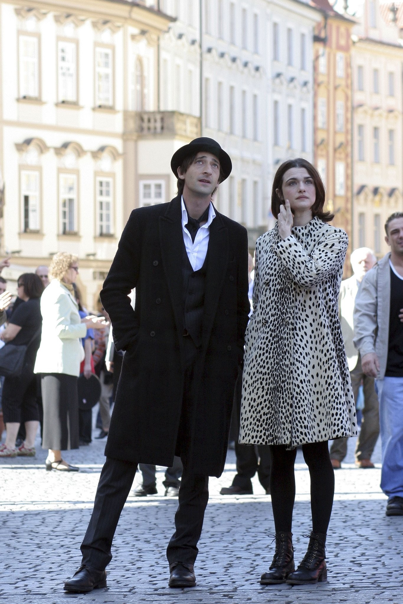 Rachel Weisz and Adrien Brody in Братья Блум (2008)