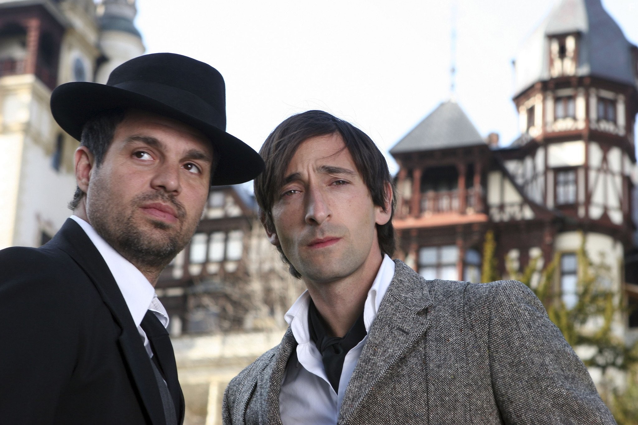 Adrien Brody and Mark Ruffalo in Братья Блум (2008)
